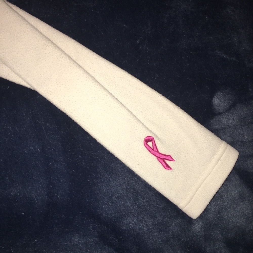 White North Face sweater - Picture 3 of 6